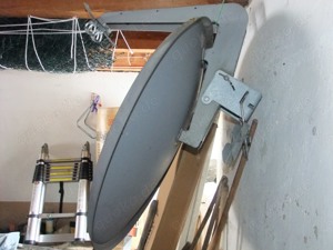 Große Satellitenschüssel Durchmesseer 100cm zvk, 2 LNB-Halterungen Bild 3