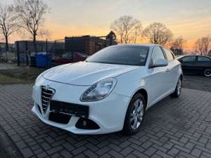 Alfa Romeo Giulietta Turismo TÜV FRISCH/2. HAND/SEHR GEPFL