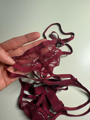 sexy rotes dunkelrotes Höschen Slip String Hunkemöller Gr. XS