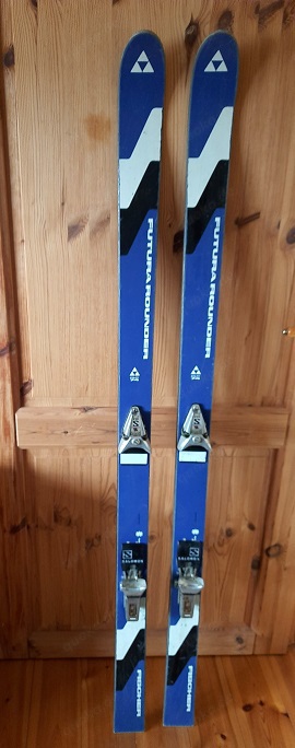 1 Paar alte Skier Fischer Salomon zum Benutzen oder als Dekoration