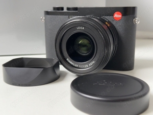 Leica Q3, mit Zubehörpaket (Handgriff, Daumenstütze und Ersatzakku)