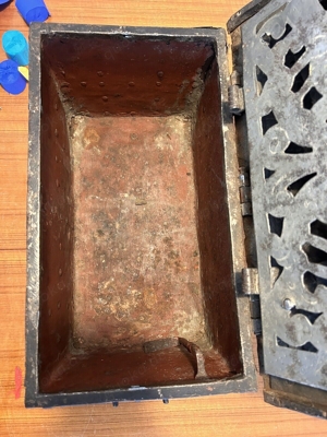 Antike Barocke Kriegskasse, Soldtruhe, aus Eisen geschmiedet Bild 8
