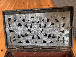Antike Barocke Kriegskasse, Soldtruhe, aus Eisen geschmiedet Bild 3