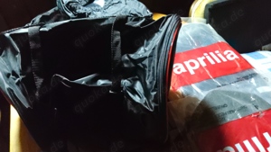 Motorrad Komplett. Kofferset, Rolle, Seitentaschen, Tankrucksack usw..Habe es für Apriilia gekauft?  Bild 4