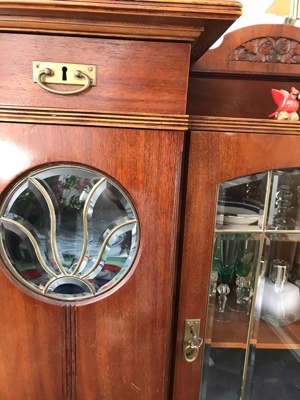 Jugendstil- Kaminschrank wunderschöne Verzierungen  Bild 2