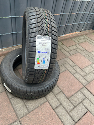 2 Winterreifen Uniroyal 205 55R16 91H. Neu