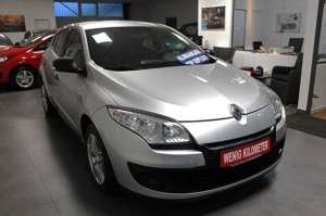 Renault Megane III Lim. 5-trg. Je t'aime 1,6 /101 PS Bild 4