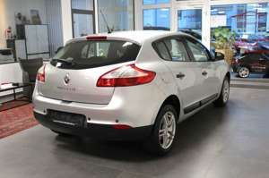 Renault Megane III Lim. 5-trg. Je t'aime 1,6 /101 PS Bild 5