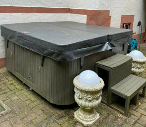 Jakuzzi  Whirlpool Outdoor für 6 Personen - Top!