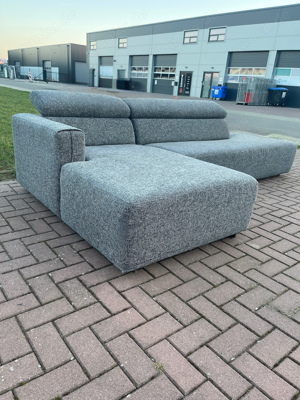 Kostenlose lieferung für alle grauen montel-stoff-ecksofas