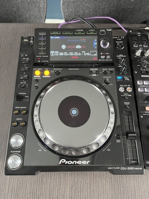 2 X pioneer cdj 2000 nexus And Djm 900 Nxs2 Mixer