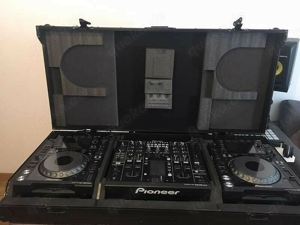 2 X Pioneer CDJ 2000 NEXUS + DJM 2000 NXS