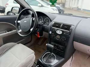 Ford Mondeo 2.0 Ghia Autom.*Schiebedach Bild 4