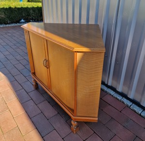 Eckschrank im klassischen Retro-Stil Bild 3