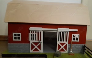 Schleich Pferdestall aus Holz