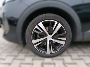 Peugeot 3008 1.5 BlueHDi 130 GT FLA Pano SpurH el.Heck Bild 4