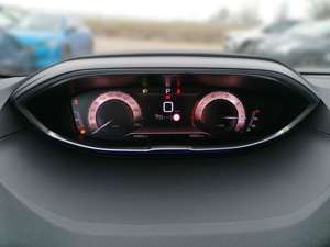 Peugeot 3008 1.5 BlueHDi 130 GT FLA Pano SpurH el.Heck Bild 5