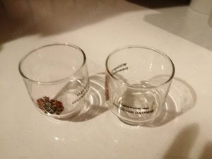 2 Holzständer mit 21 kleine Gläser mit Aufdruck Bild 2