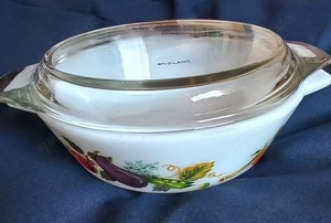   Vintage Auflaufform mit Decke Pyrex England, 1970er 