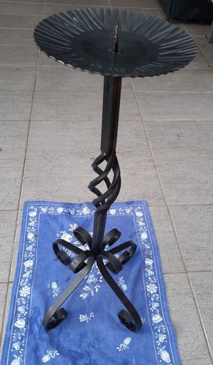 Kerzenständer aus Metall Bild 2