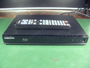 Samsung BD-J4500R EN Blue ray player mit neuw. Leuchtender Fenbedienung