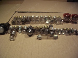 Lot Glimmlampen E10 und E14 und 2 NIXI Röhren