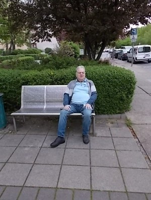 Rentner sucht eine Partnerin gerne auch andere Nationalität 