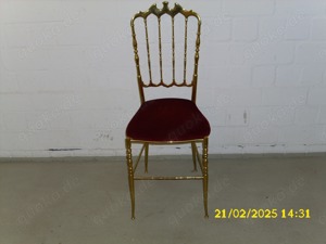 Messingstuhl von Chiavari mit rotem Bezug günstig  auf  VHB  60,--  Euro abzugeben.