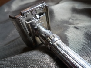Gillette Adjustable Butterfly Nassrasierer 