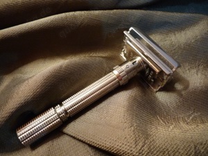Gillette Adjustable Butterfly Nassrasierer