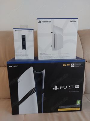PlayStation 5 Pro + PS5-Disc-Laufwerk + PS5 DualSense-Ladestation