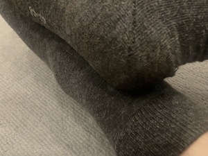 Getragene Socken - Eine Sonderschicht in Turnschuhen Bild 3