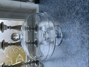 Kuchenteller mit Glashaube