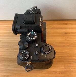 Sony Alpha 1   A1 Kameragehäuse   Low-Shutter-Plus-Zubehör. Neuwertiger Zustand. Bild 2
