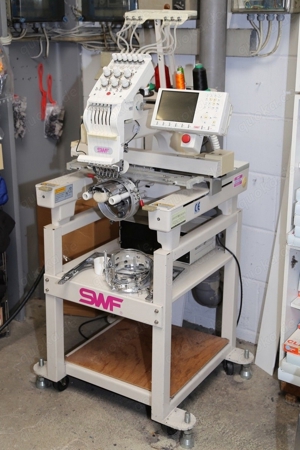SWF  E-T601 C vollelektronische Stickmaschine inkl. Gestell