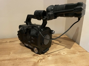 Sony FS7 - Guter Zustand (reduzierte Stunden) - inkl. Batterien und 2 64-GB-Speicherkarten