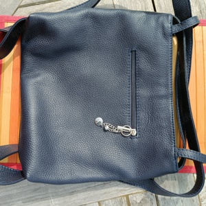 Rucksack bzw. Handtasche aus Echtleder, dunkelblau, neuwertig