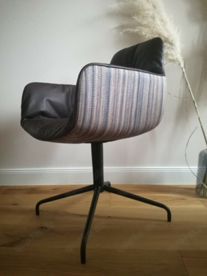 Vier Freifrau LEYA Armchair High, Stuhlgruppe, Esszimmer, Wohnzimmer, Büro