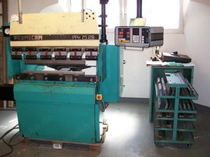 CNC Abkantpresse Promecam PPH 25.12 B Abkantbank mit viel Werkzeug TOP !!!