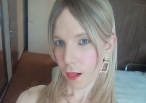 Sexy little slut Trans very hot) Bild 3