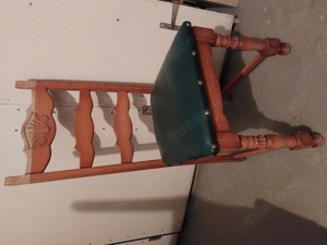 Schöne und gut erhaltene Lederstühle