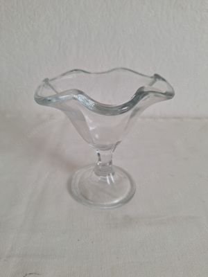Glasschale mit Stil 14cm Hoch 13cm Durchmesser (Ob