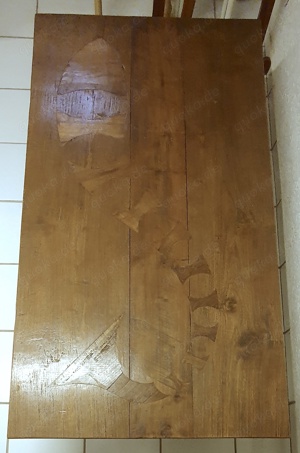 Couchtisch mit Fischgräten-Muster Tischplatte