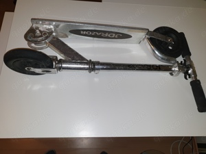 Roller aus Aluminium mit Luftbereifung für Erwachsene