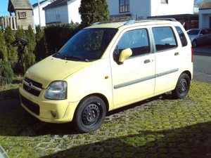 Opel-Agila-A gelb + schwarz 1,2 L .4 Zylinder 16 V