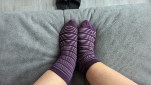 Meine lila Socken für dich  Bild 5