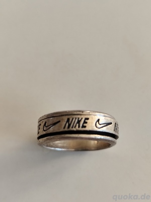 silberring von Nike 