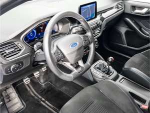 Ford Focus ST Edition 280PS Navi digitales Cockpit LED Blendf Bild 5