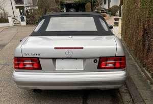 Mercedes-Benz SL 500 Schönes Sammlerfahrzeug mit 30 300 km Bild 4
