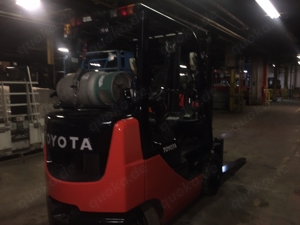 2017 Toyota 5000 LB Forklift With Side Shift And Triple Mast